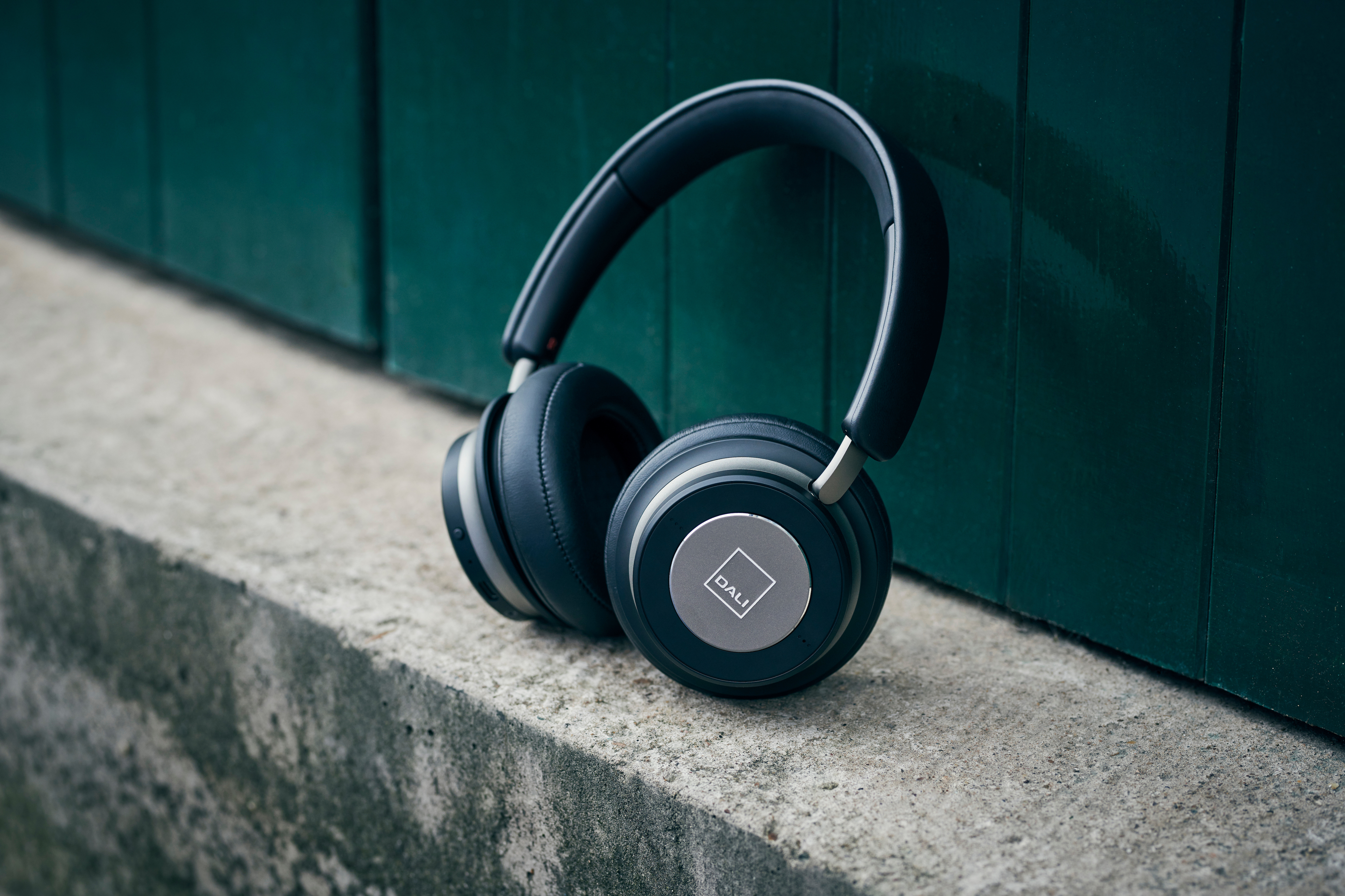 DALI IO-6 Premium Wireless Noise Cancelling Headphones Review: The Ultimate Work From Home Cans?