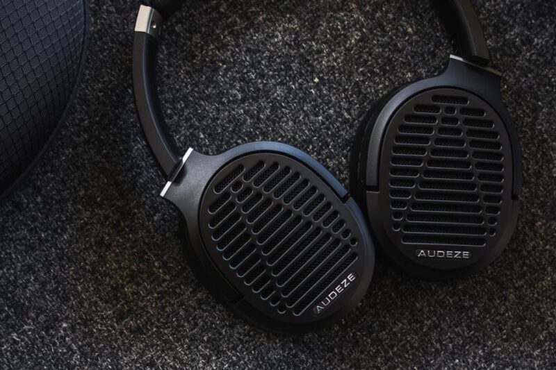 Audeze LCD-1 Review: These Extraordinary Planar Magnetic Headphones Are Spellbinding!
