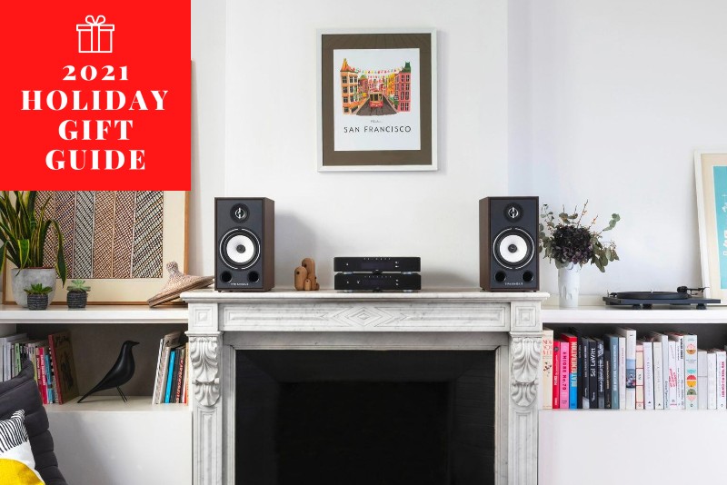 Holiday Gift Guide For Music Lovers & Audiophiles 2021: 10 Ideas For Last Minute Christmas Gifts (And They’re On Sale!)
