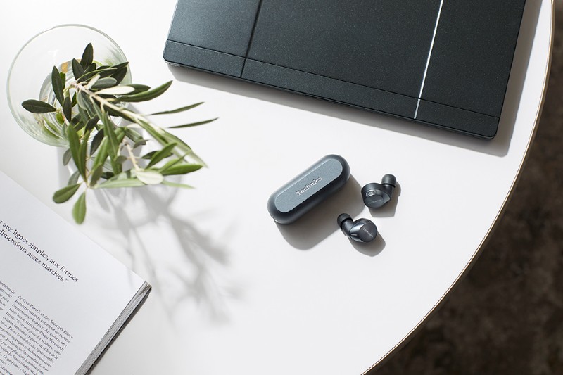 Technics EAH-AZ60 Review: These Brilliant Wireless Earbuds With LDAC Bluetooth Are The Real Deal!