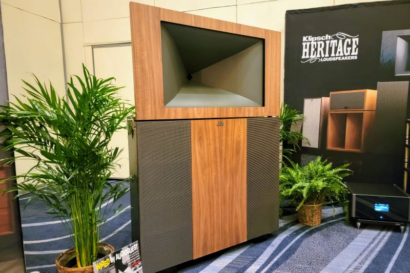 AXPONA 2022: Coolest Stuff From Day One At The Biggest Hi-Fi Show!